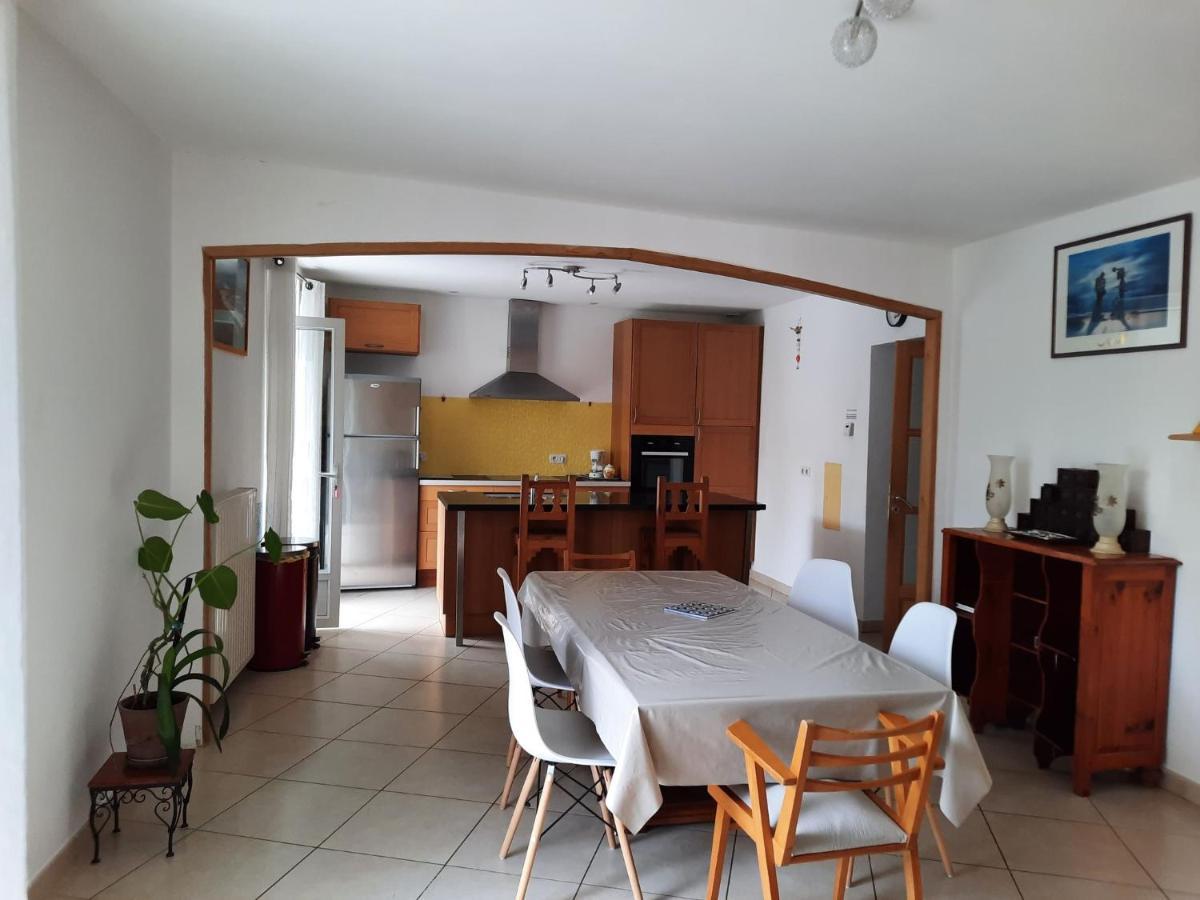 Maison Spacieuse Et Agreable Saint-Georges-de-Luzençon Exteriér fotografie