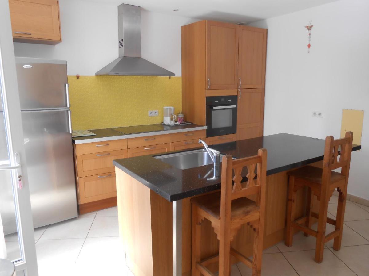 Maison Spacieuse Et Agreable Saint-Georges-de-Luzençon Exteriér fotografie