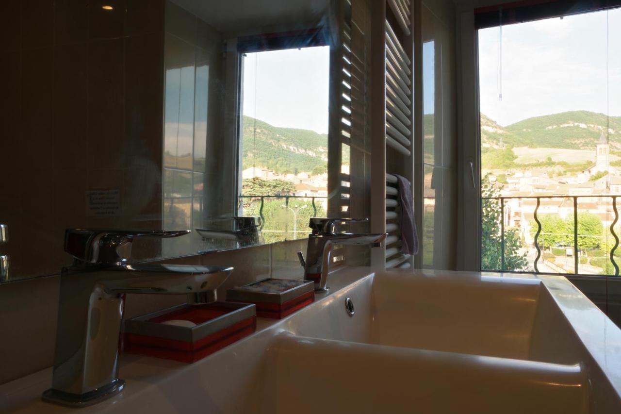 Maison Spacieuse Et Agreable Saint-Georges-de-Luzençon Exteriér fotografie