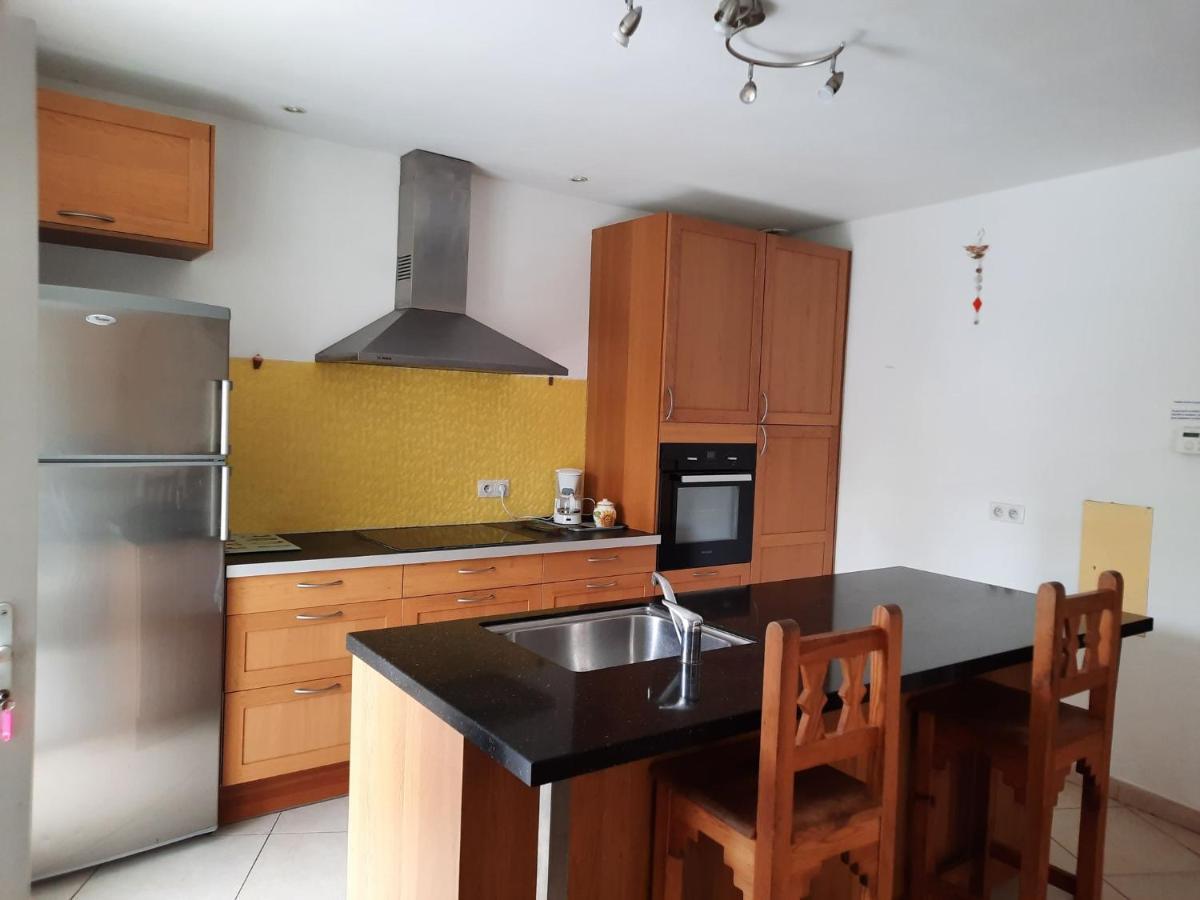 Maison Spacieuse Et Agreable Saint-Georges-de-Luzençon Exteriér fotografie