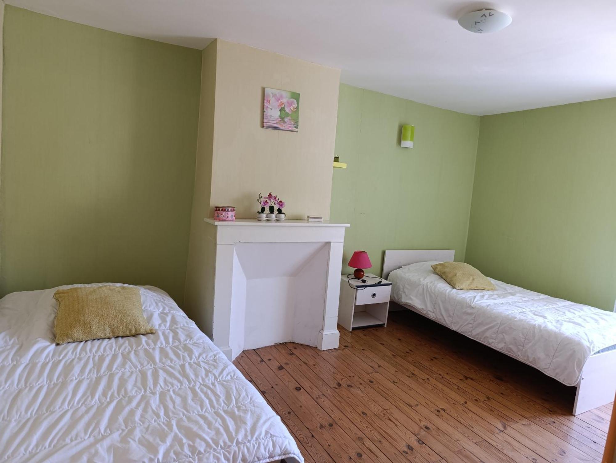 Maison Spacieuse Et Agreable Saint-Georges-de-Luzençon Exteriér fotografie